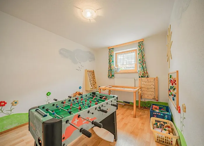 In Brixen Near Wilder Kaiser Gondola בריקסן אים טהלה